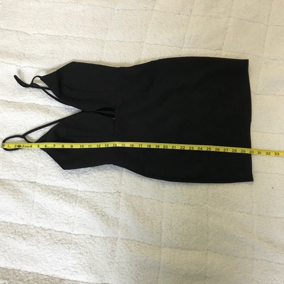 Tobi body-con cutout little black dress - Picture 7 of 13